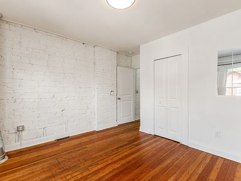 942 Linwood Ave — Photo 24