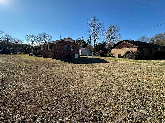 3rd image of 801 Beverly Dr
