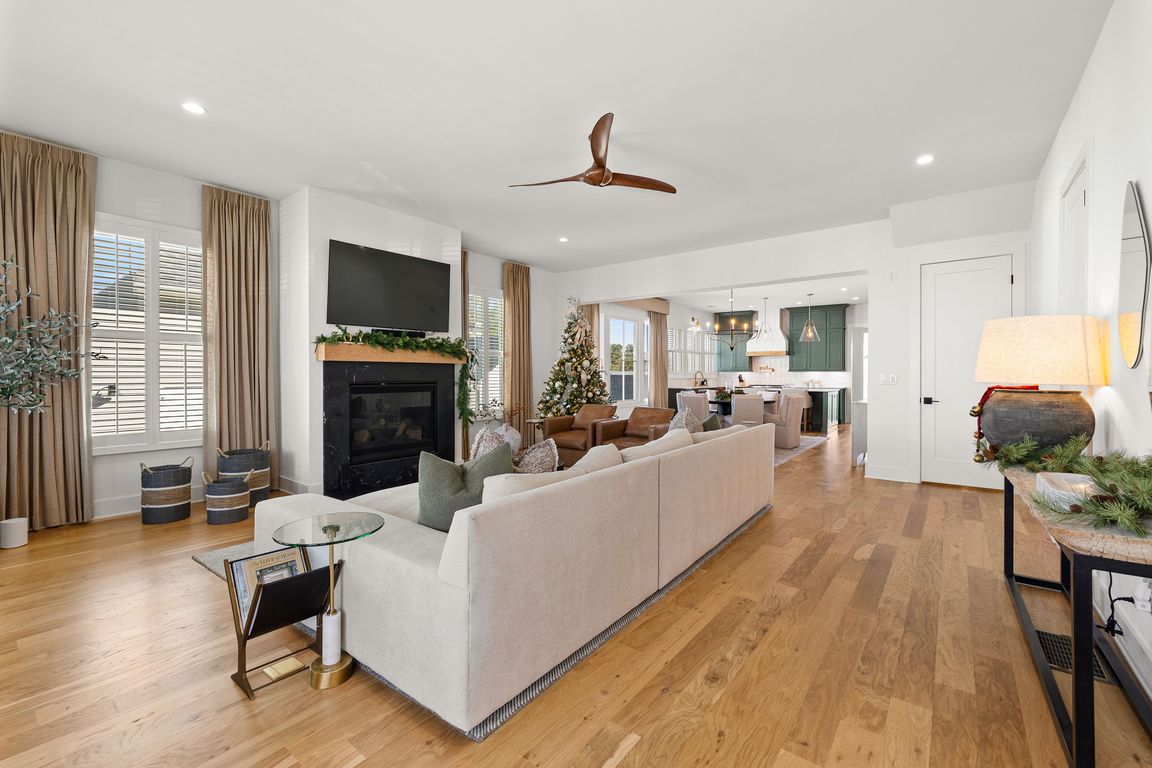 next background image