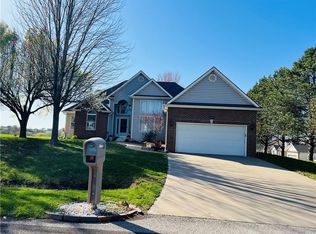 5308 Stoneridge Dr, Saint Joseph, MO 64507