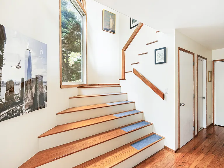 46 S Davis Ave — Photo 8