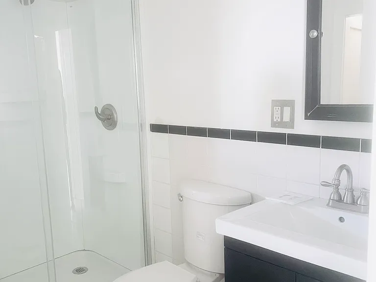 516 Market St — Photo 16