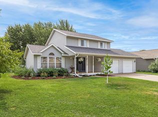 935 Amy Dr, Holmen, WI 54636