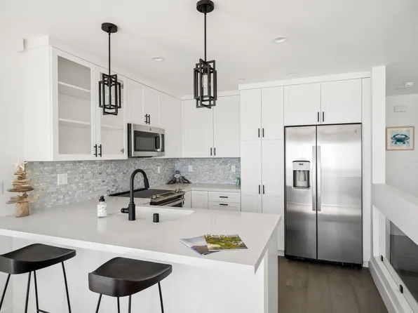 11838 E Ebbtide Ln, Malibu, CA 90265