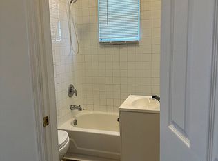 9 Lynch St, Elgin, IL 60123