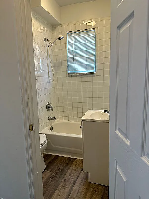 9 Lynch St photo 1