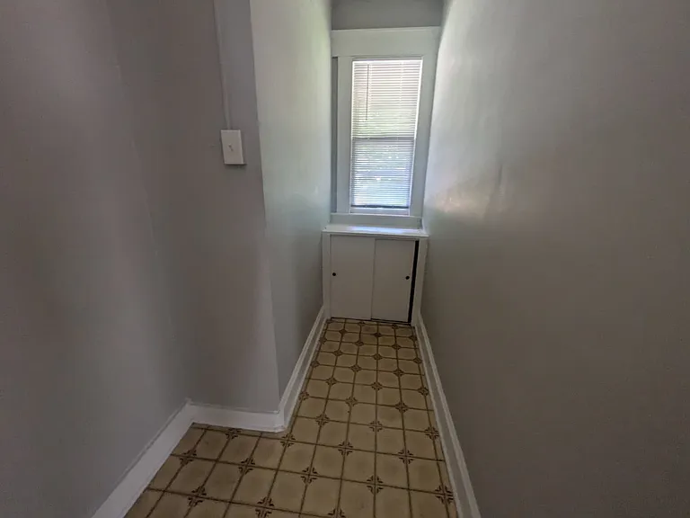 85 Hubinger St #2B — Photo 11