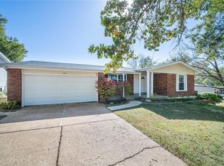 814 Windingpath Ln, Ballwin, MO 63021