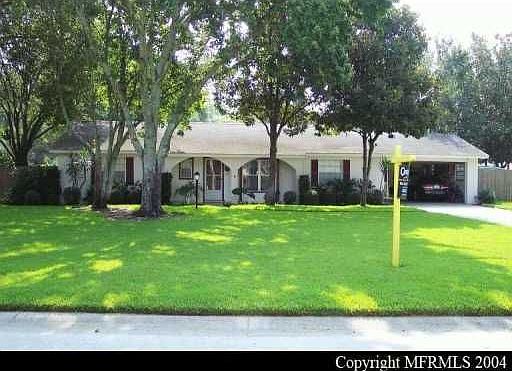 1st image of 2212 Parkwood Dr