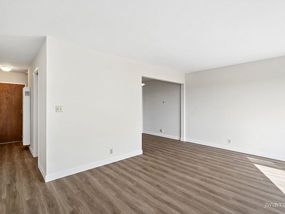 4th image of 3225 Vicente St APT 2