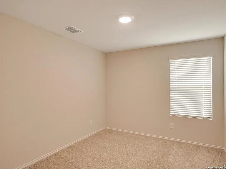 728 Armadillo Dr — Photo 17