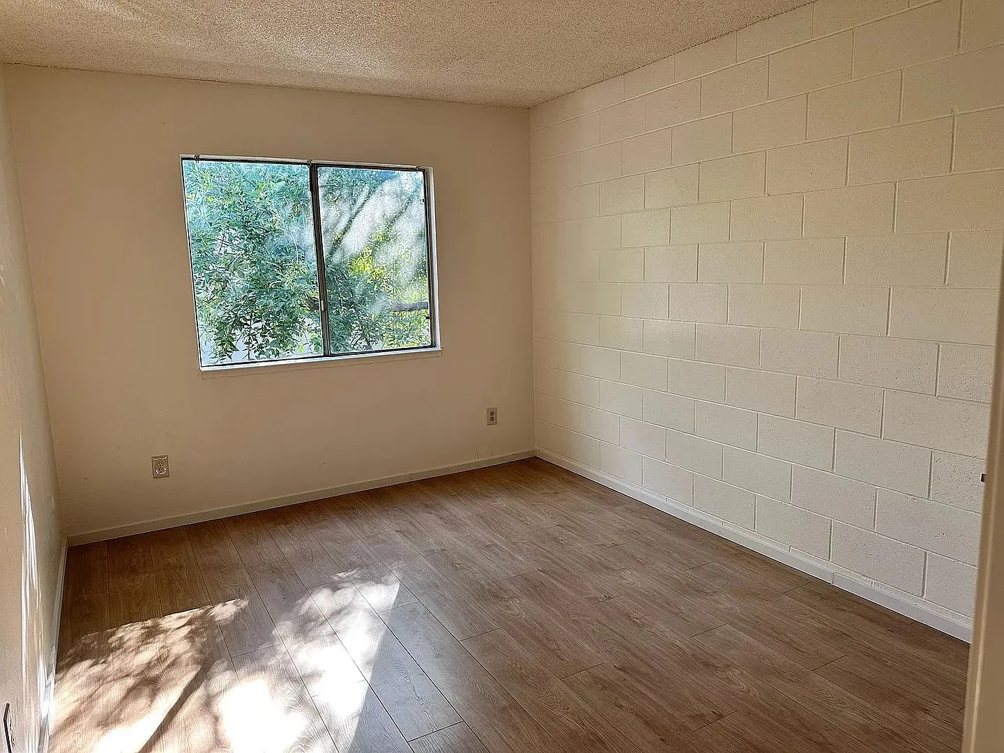 2223 Edison Avenue — Photo 4
