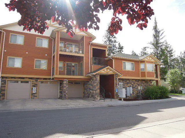 3 bed, 1400 sqft, $1,900 — Photo 1