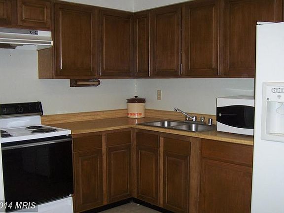 4th image of 155 Carnival Dr