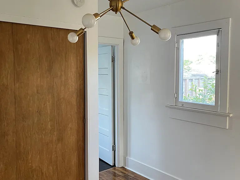 2508 Scott Ave — Photo 8