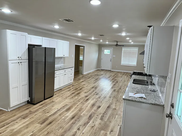 3902 Jande St — Photo 2