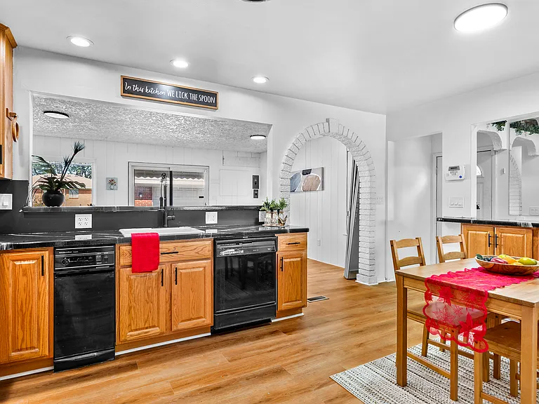 4020 Wall Ave — Photo 11