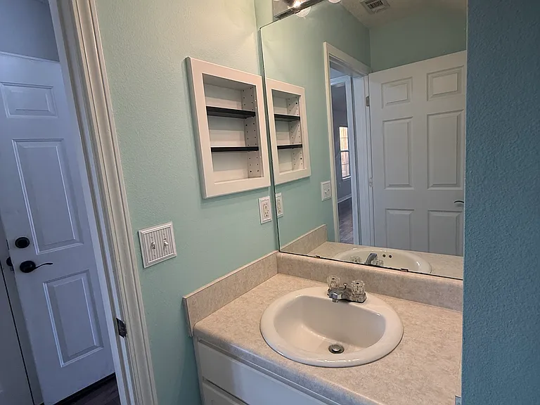 5153 Victoria Dr — Photo 21