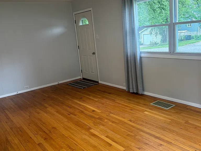 502 Center St — Photo 13