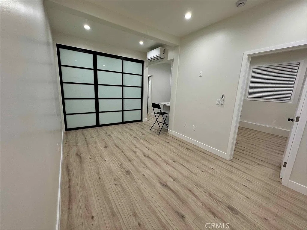 1 bed, 389 sqft, $2,100 — Photo 3