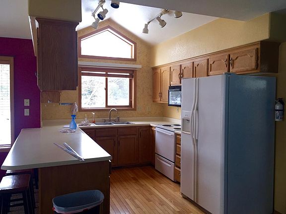 4th image of 551 Taopi Ln
