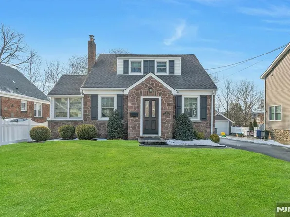 48 Harrison Ave, Waldwick, NJ 07463