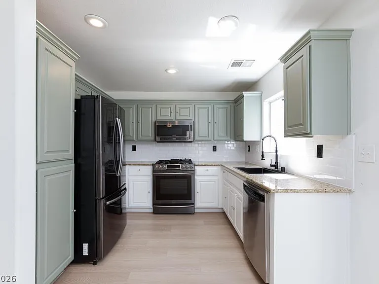 7477 Dune Sunflower Ct — Photo 10