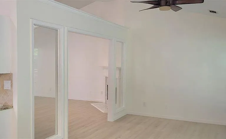 2280 Chelmsford Ct — Photo 26