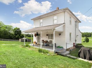 1418 Fairfax St, Berkeley Springs, WV 25411