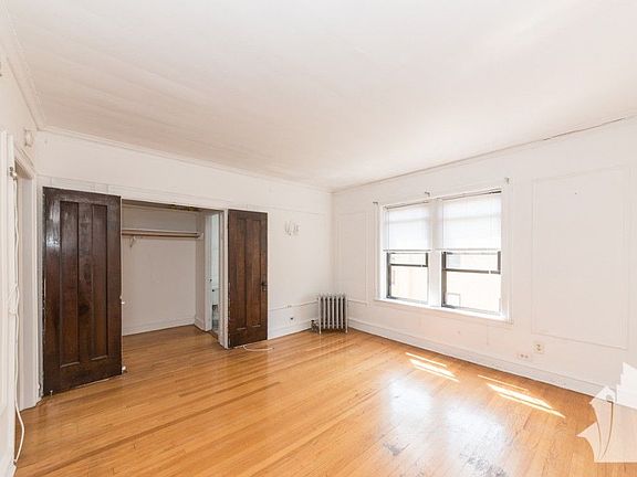 3rd image of 1940 W Wilson Ave APT 3I