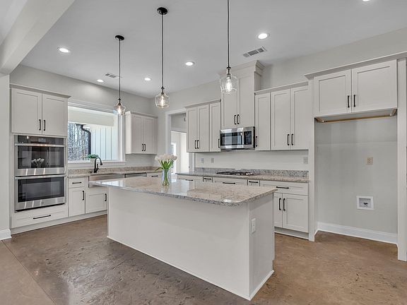 3rd image of 239 McLaughlin Dr