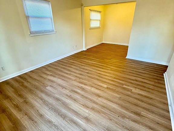 2nd image of 533 Garren Ave