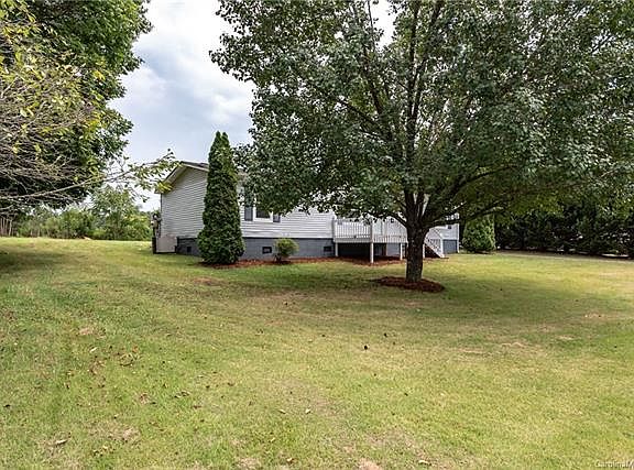 4th image of 2781 Twin Meadow Dr