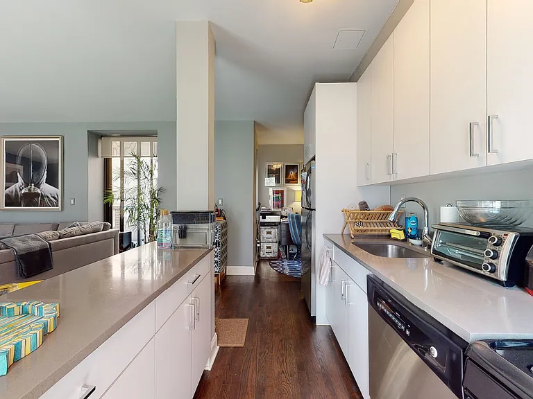 145 W 55th St #13A — Photo 7