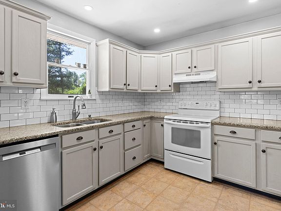 4th image of 2617 Thorny Dr