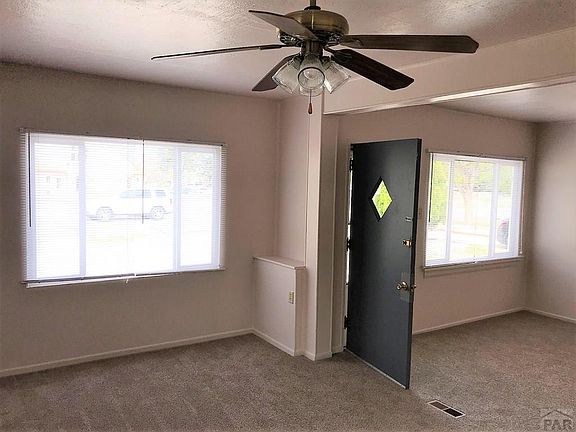 5th image of 920 W Adams Ave