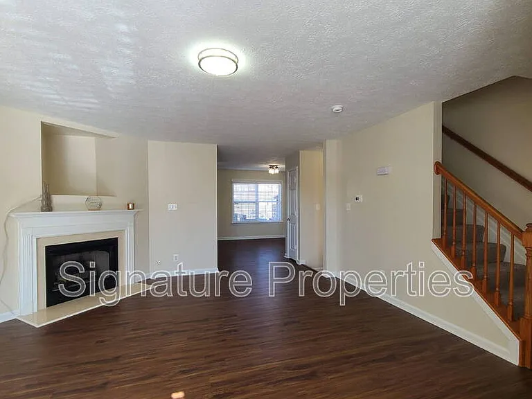 106 Regina Ln — Photo 10