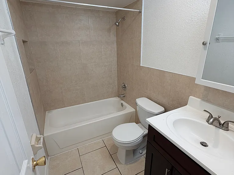 1504 E Sitka St #A — Photo 4