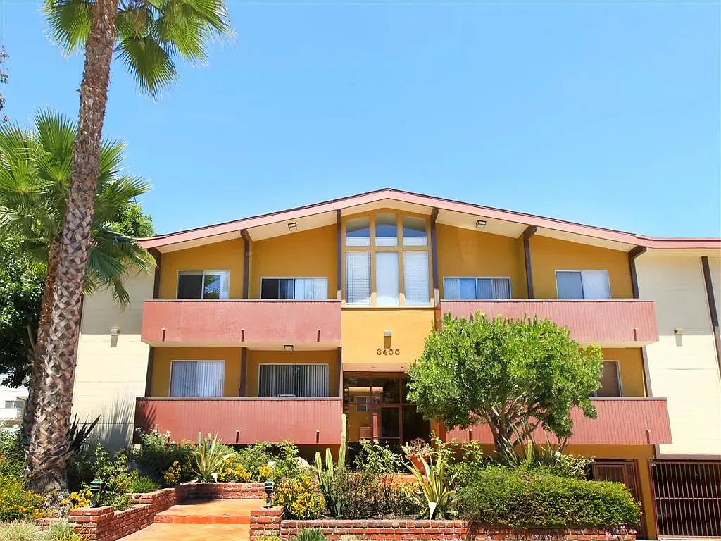 Chateau Parkside Apartments — Photo 1
