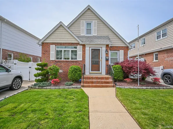171-20 Gladwin Avenue, Fresh Meadows, NY 11365