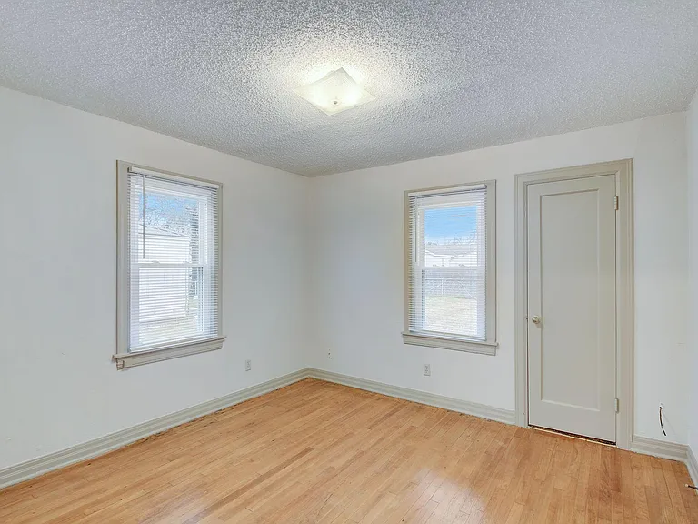 3108 Cashion Pl — Photo 9