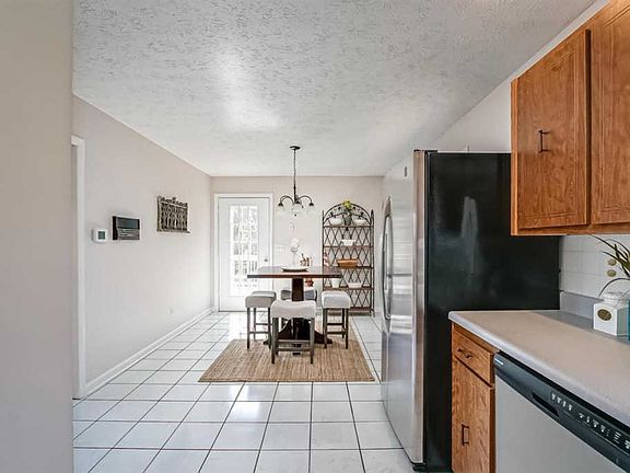 5th image of 1 Gatewood Dr #0