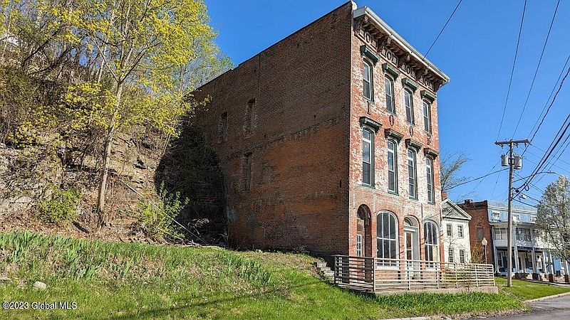 2nd image of 13 N Williams Street
