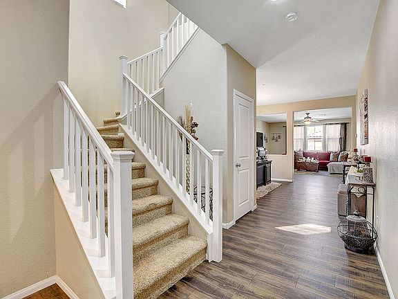 4th image of 709 Gulf Pearl Dr