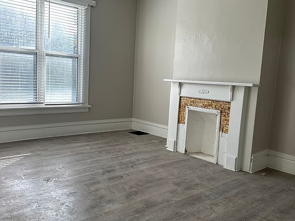 3rd image of 90 W Dodridge St #D