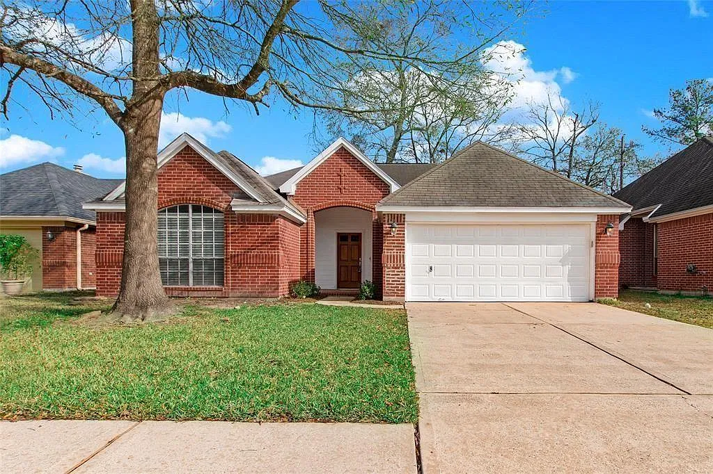 3 bed, 2.0 bath, 1458 sqft, $1,900 — Photo 1
