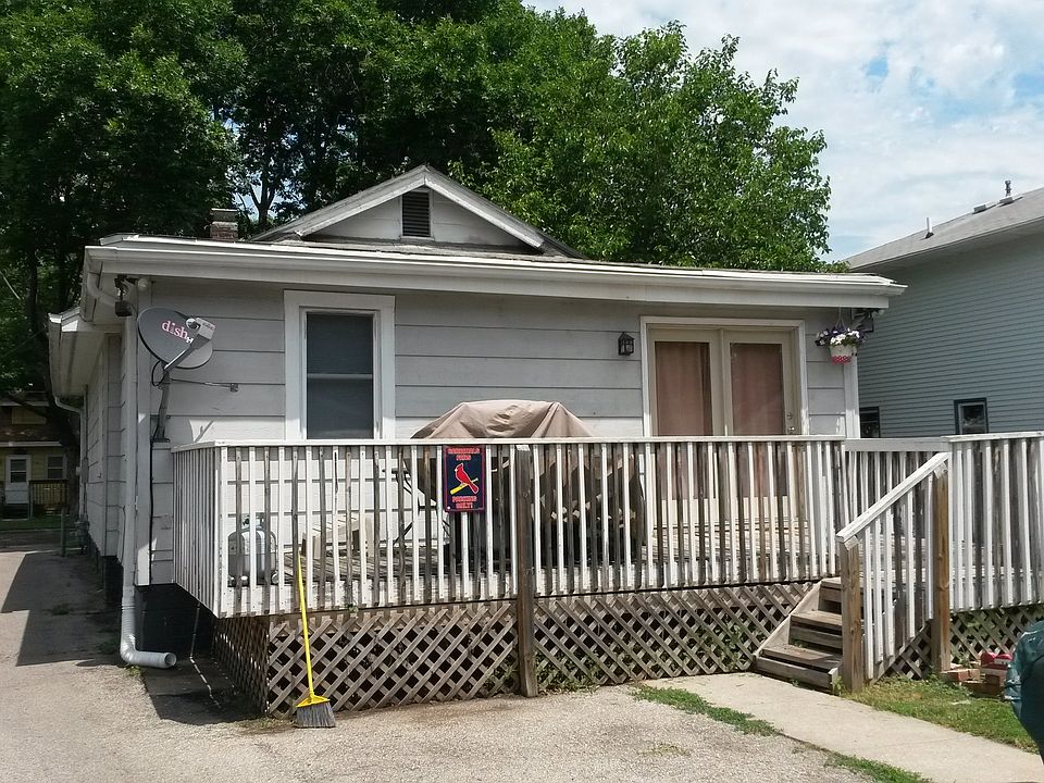 Exterior deck 2321 Des Moines St.