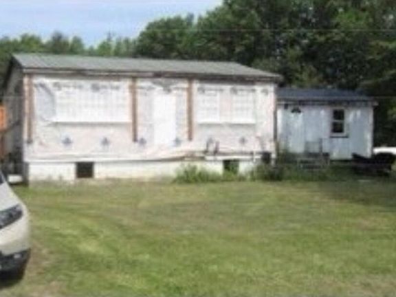4th image of 401 Canaan Road