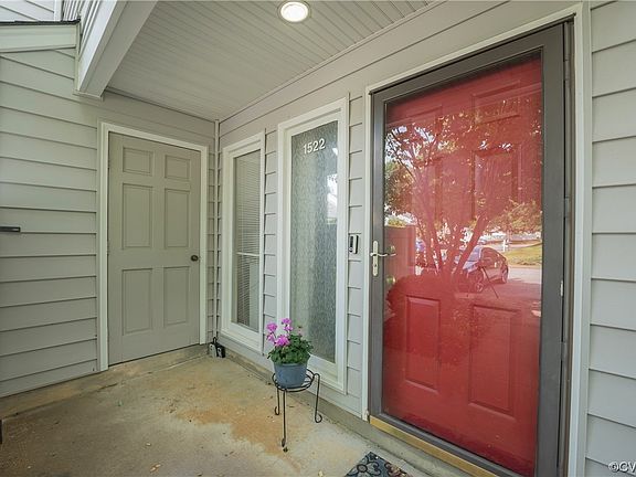3rd image of 1522 Sycamore Square Dr #1522