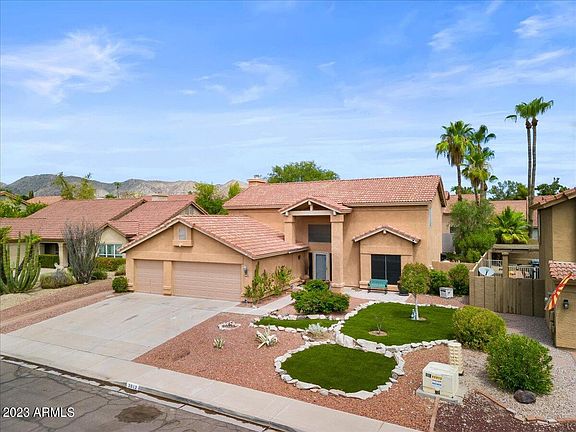 3rd image of 3912 E Desert Flower Lane